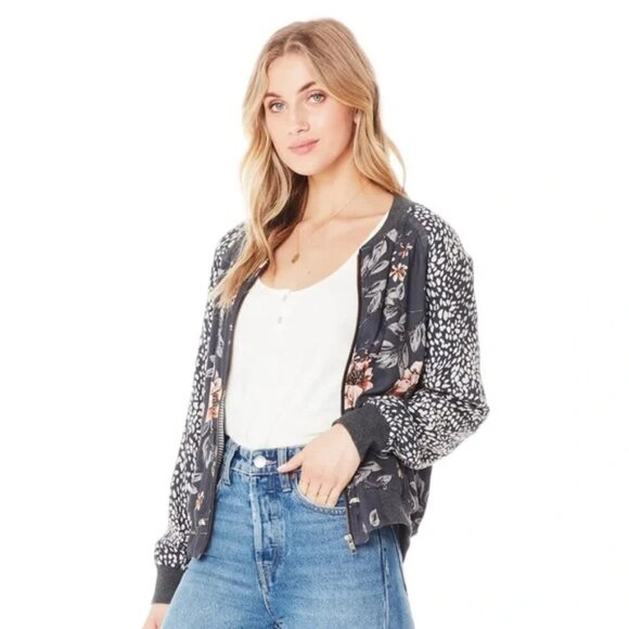 Saltwater Luxe Crossfire Bomber Jacket- Size Small - Picture 3 of 14